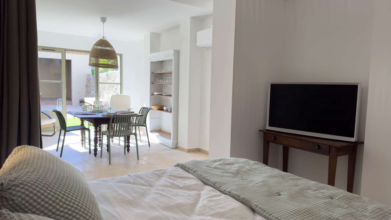 Photo of Bedroom in Aigues-Mortes Medieval City
