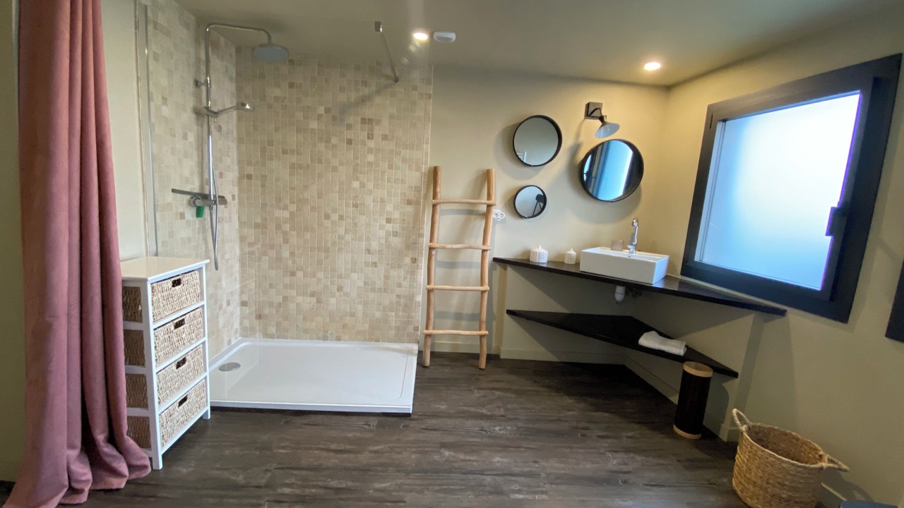 Photo of Bathroom in Pleslin-Trigavou