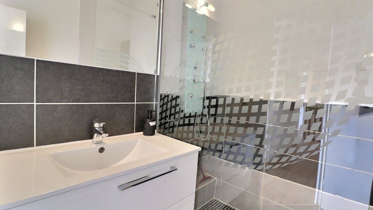 Photo of Bathroom in Troyes