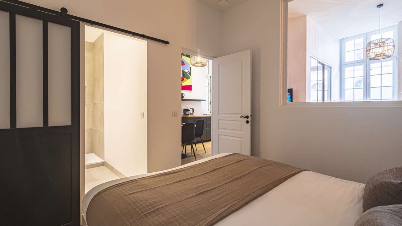 Photo of Bedroom in Reims City Centre