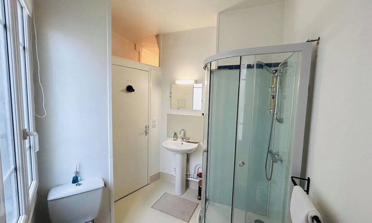 Photo of Bathroom in Reims City Centre