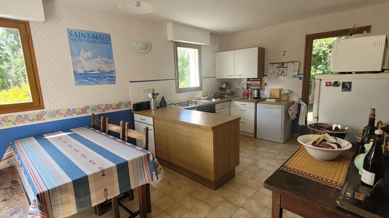 Photo of Kitchen in Saint-Jacut-de-la-Mer