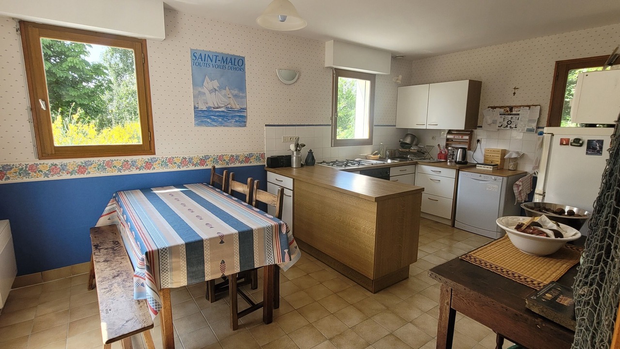 Photo of Kitchen in Saint-Jacut-de-la-Mer
