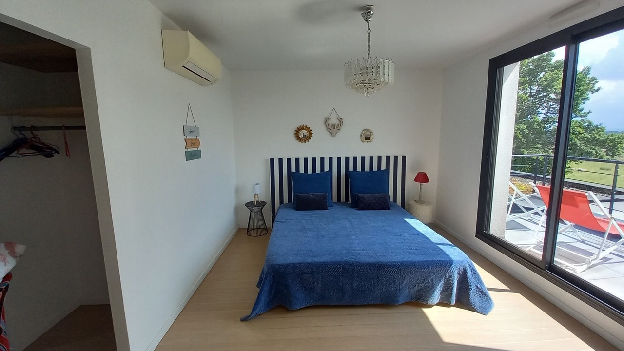 Photo of Bedroom in Buros