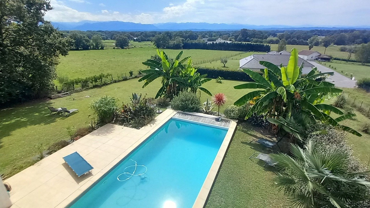 Photo of Outdoor in Buros