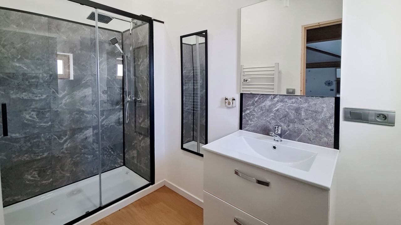 Photo of Bathroom in Joncreuil