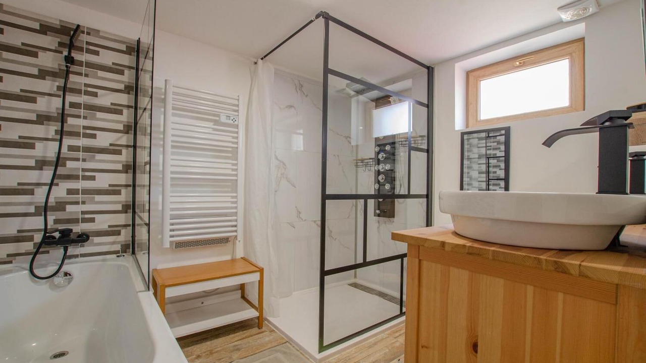 Photo of Bathroom in Joncreuil