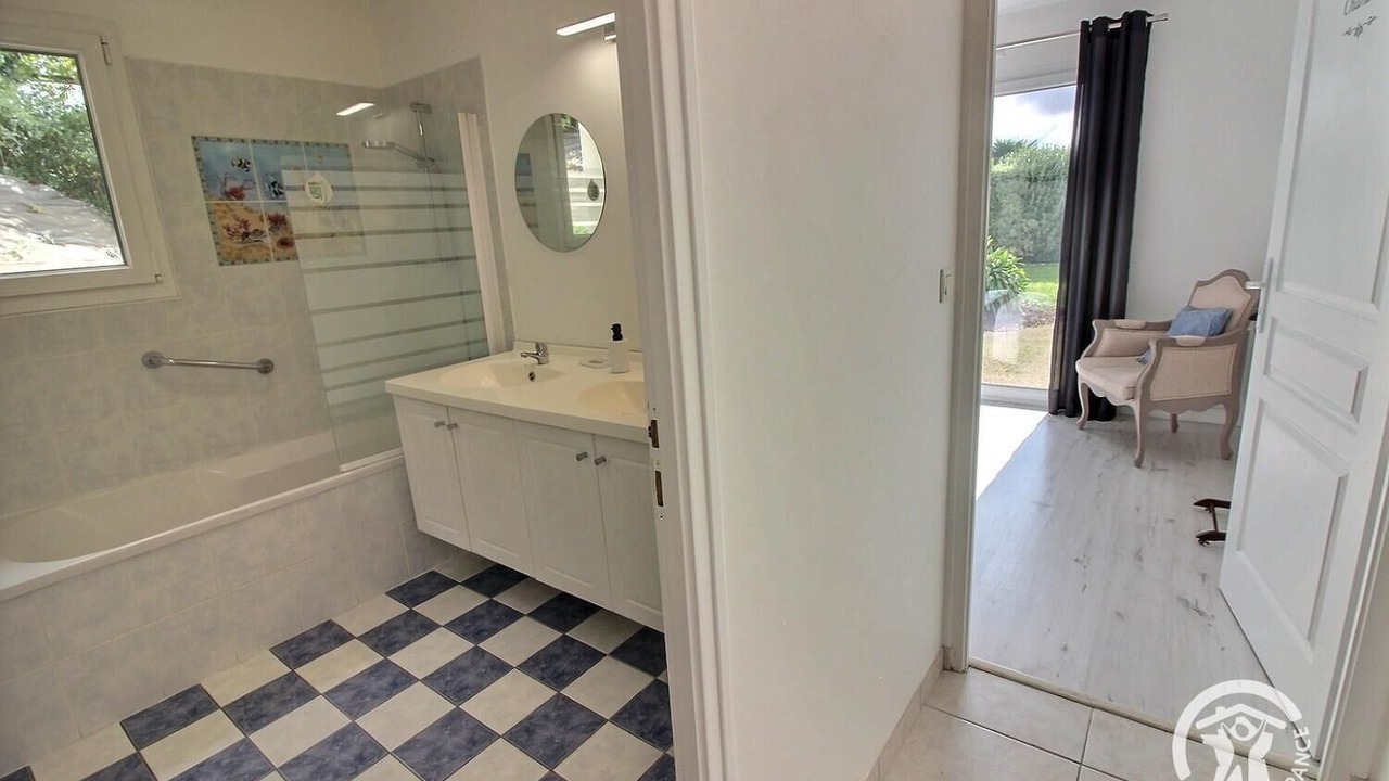 Photo of Bathroom in Lannion