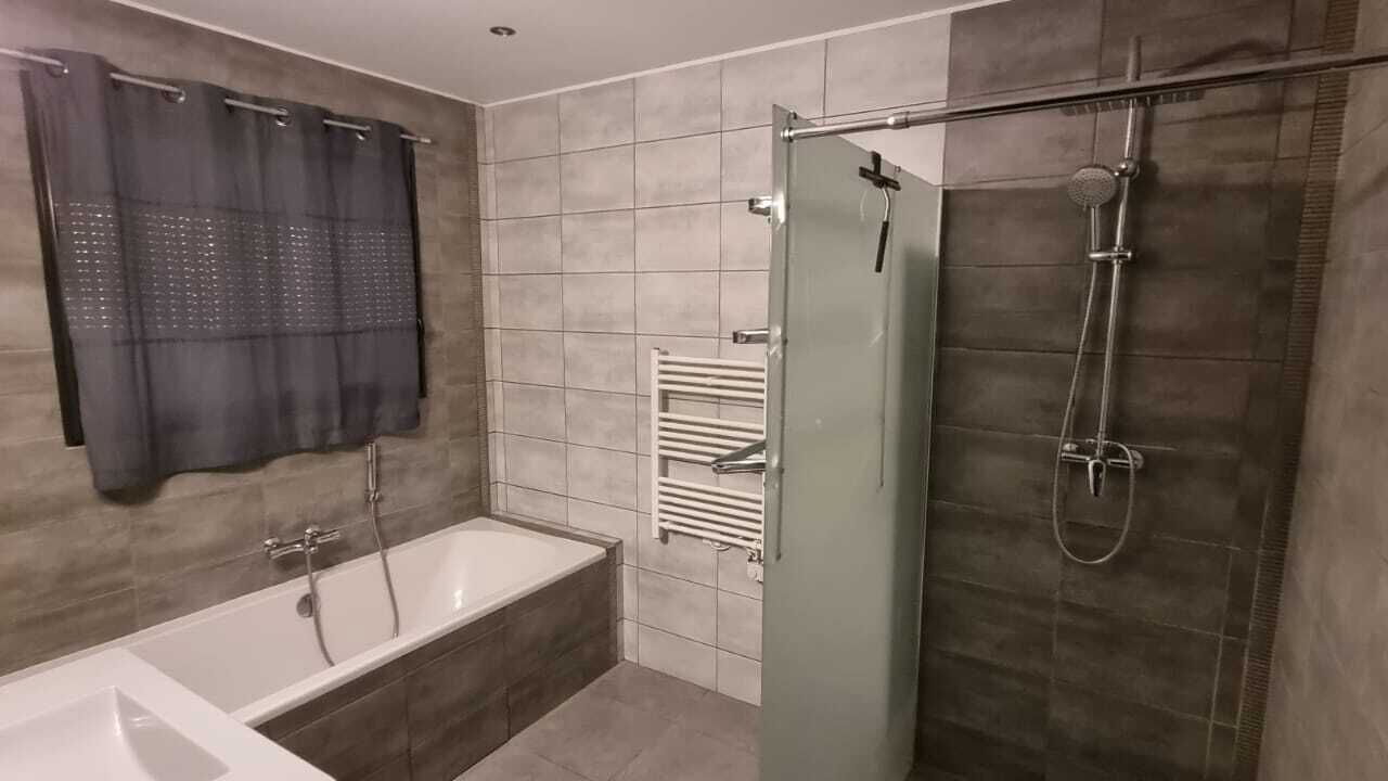 Photo of Bathroom in Lesmont