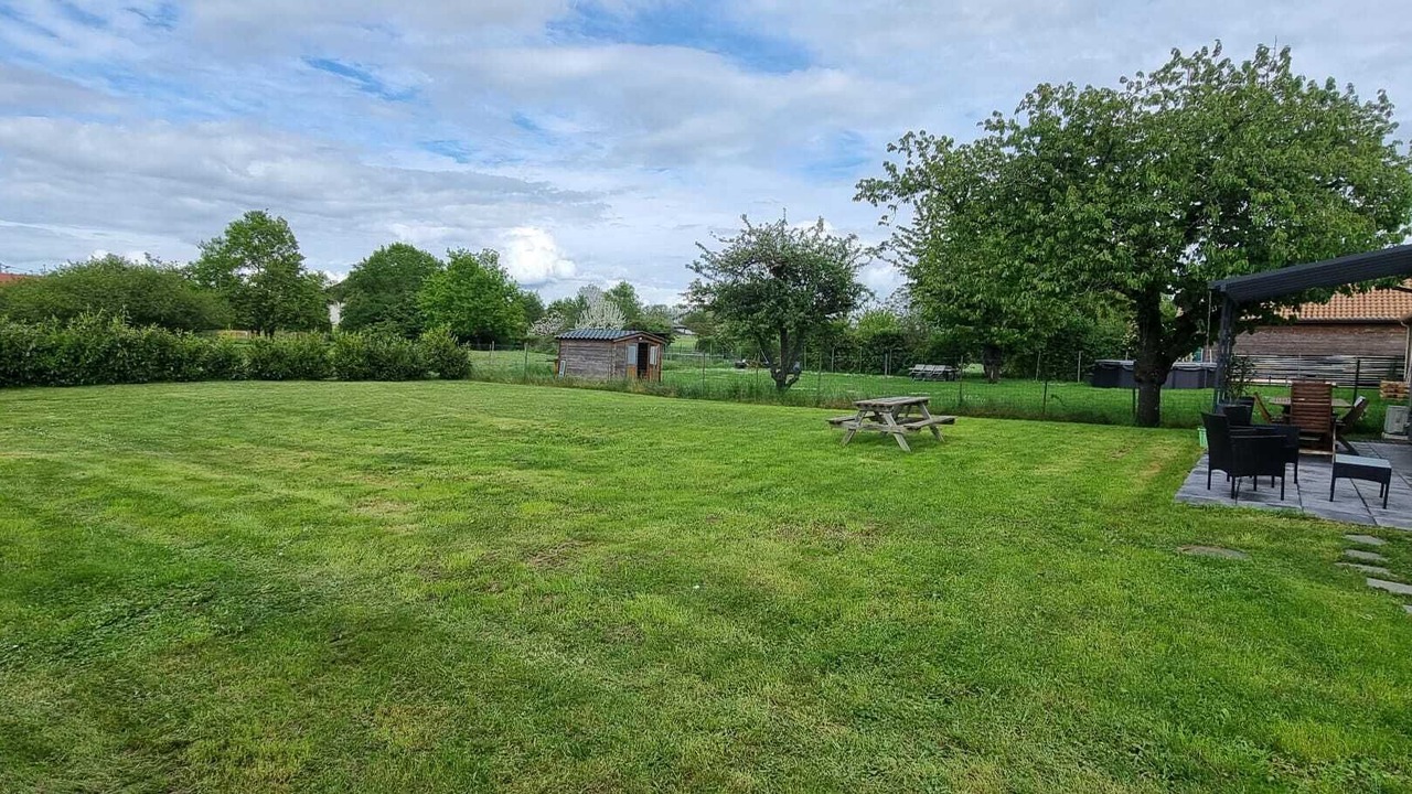 Photo of Outdoor in Lesmont