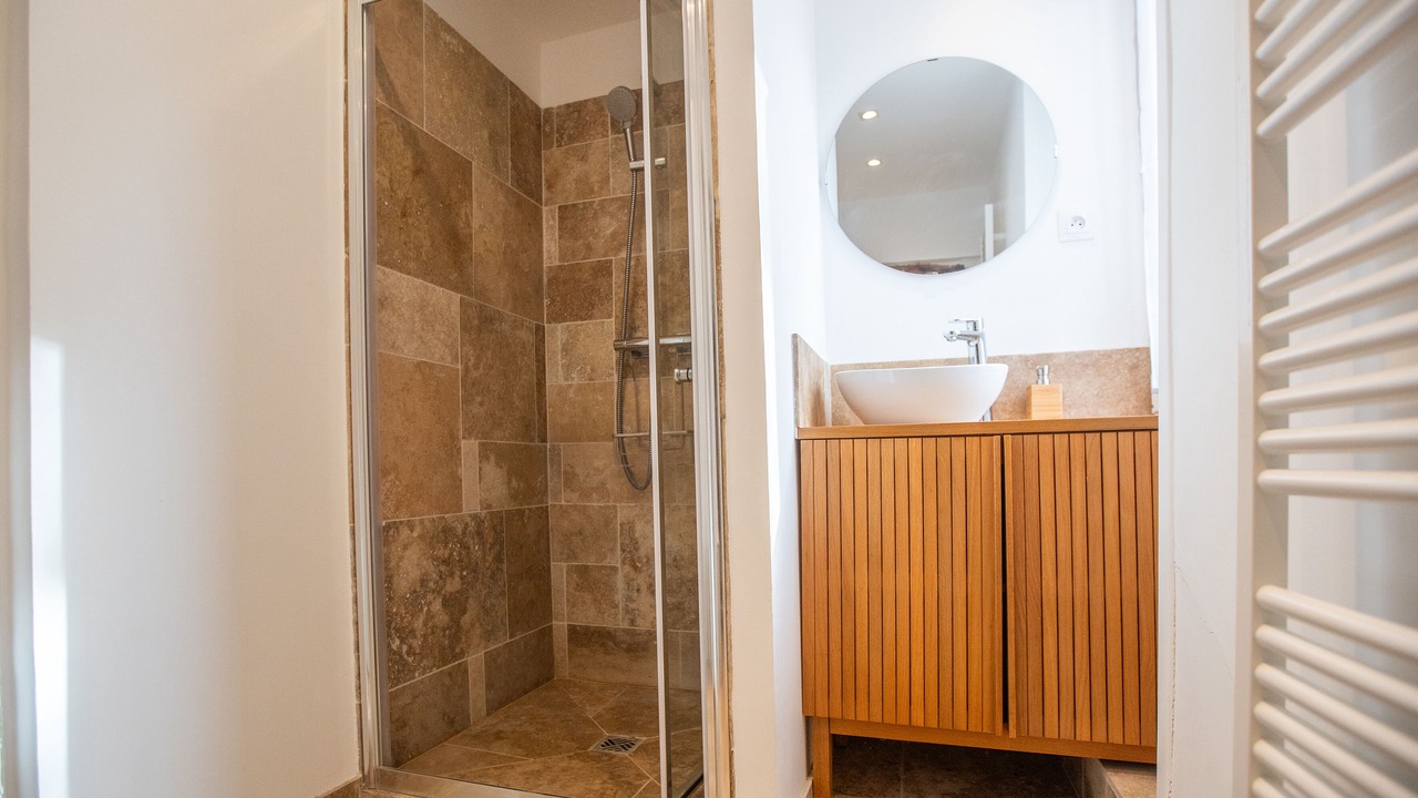 Photo of Bathroom in Ampus