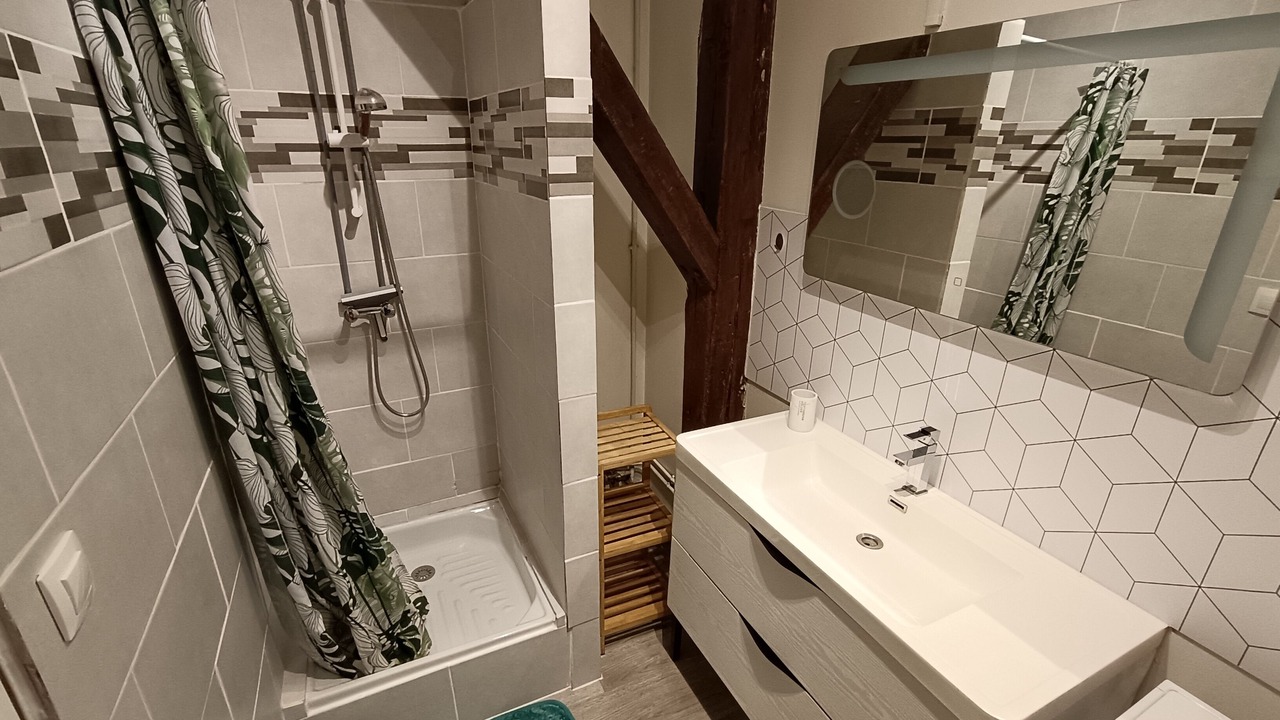 Photo of Bathroom in Chalons-en-Champagne