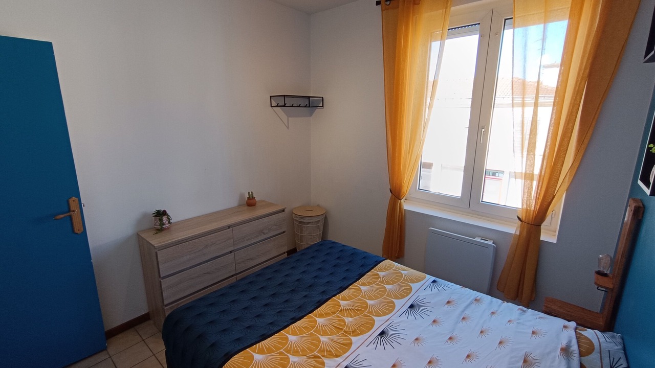 Photo of Bedroom in Chalons-en-Champagne