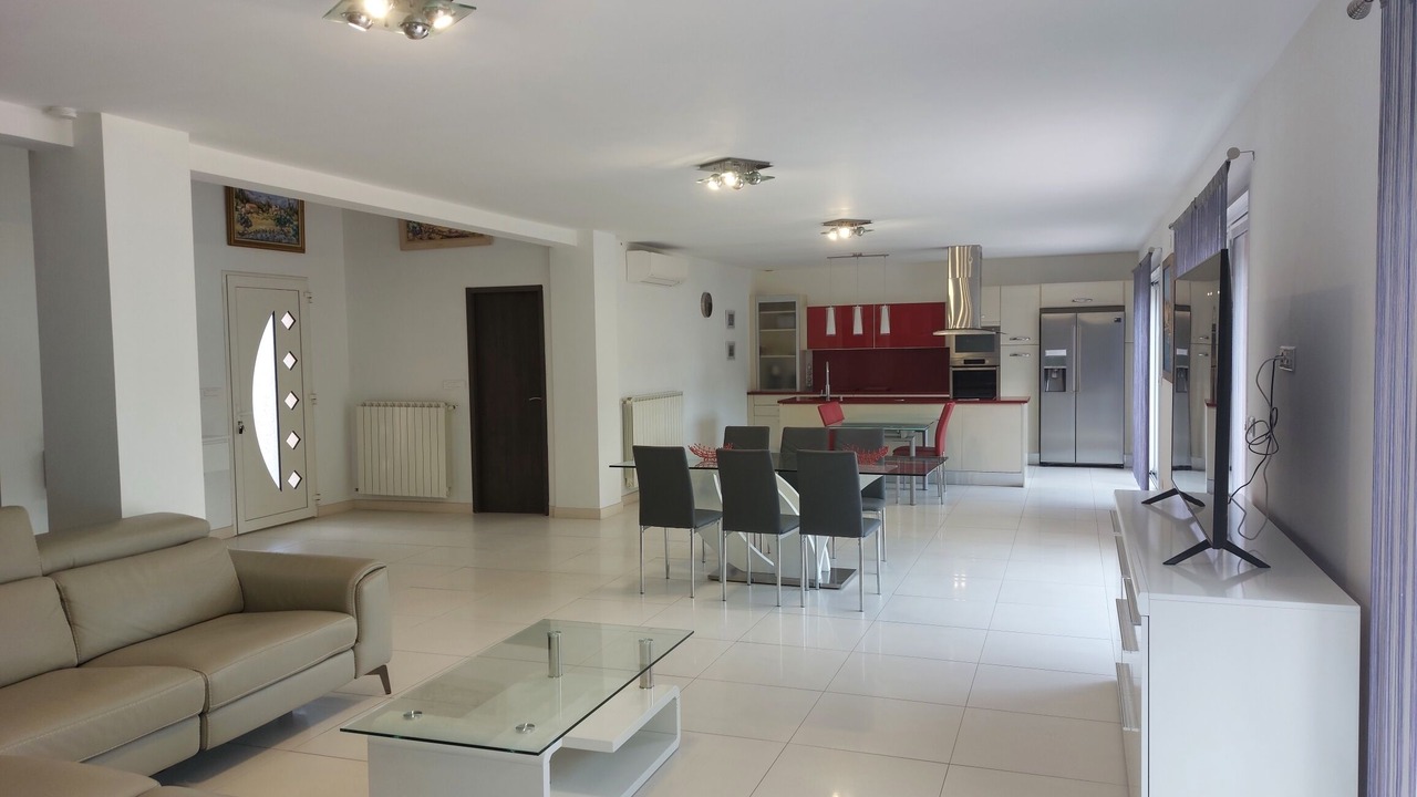 Photo of Livingroom in Nans-les-Pins