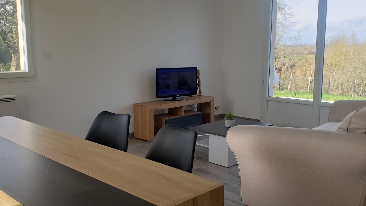 Photo of Livingroom in Sainte-Marie-du-Lac-Nuisement