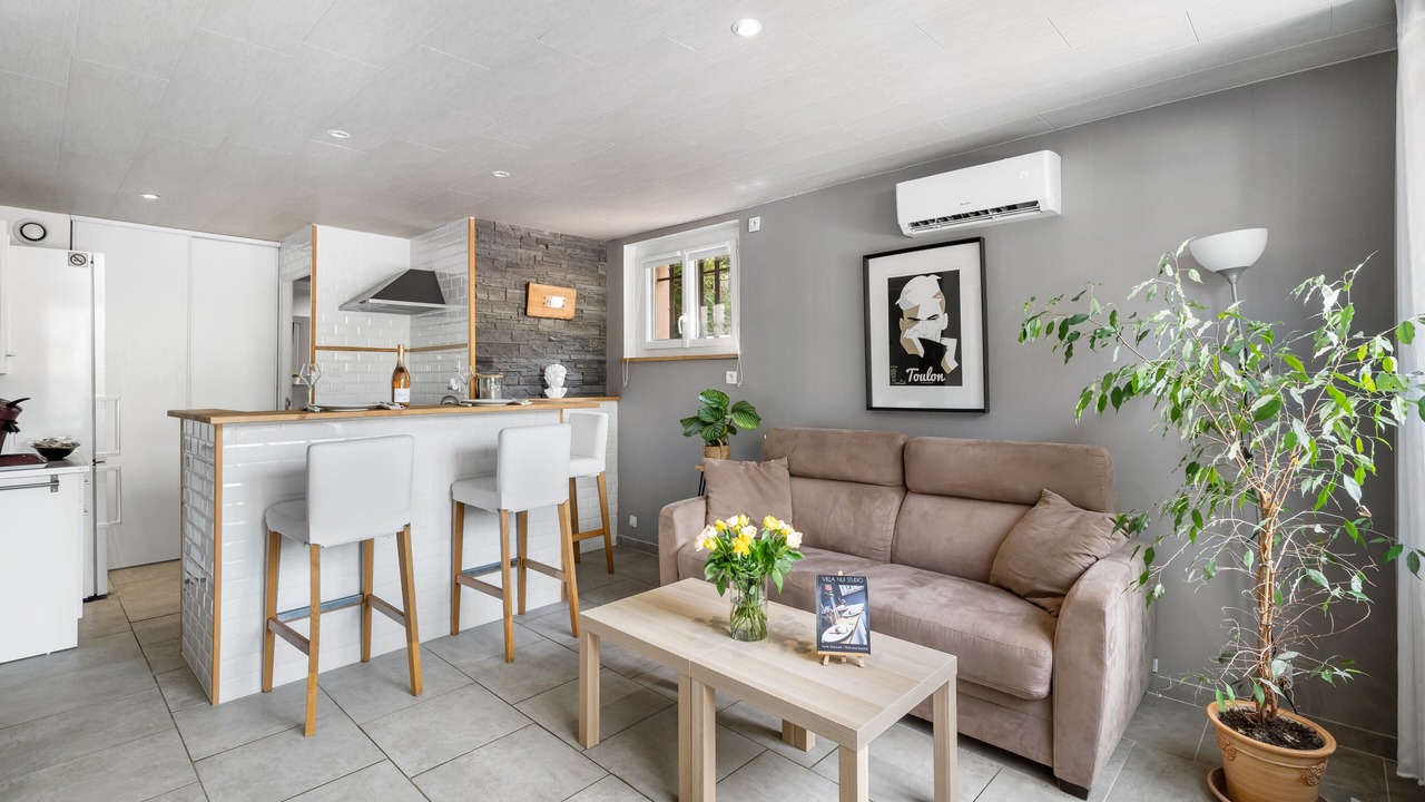 Photo of Livingroom in Cuers