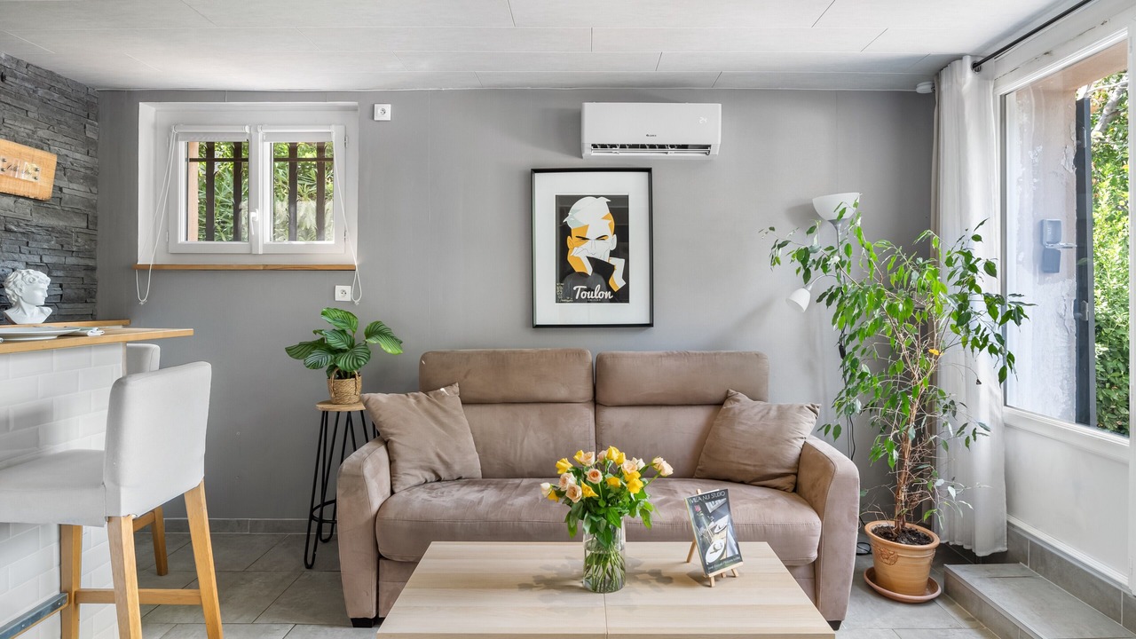 Photo of Livingroom in Cuers