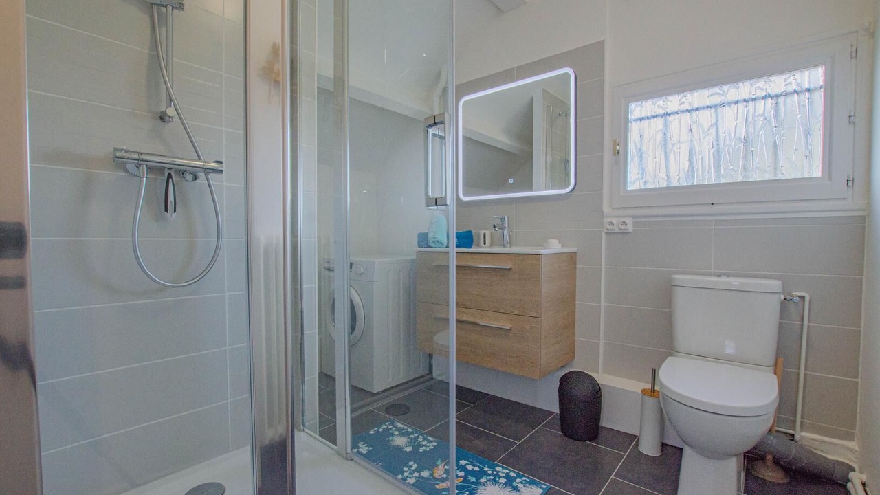 Photo of Bathroom in Saint-Andre-les-Vergers