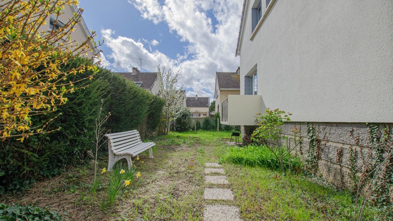 Photo of Patio Balcony in Saint-Andre-les-Vergers