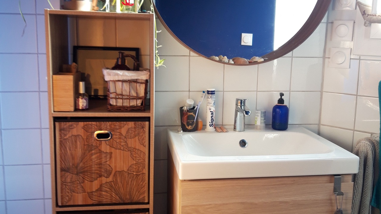 Photo of Bathroom in Tredrez-Locquemeau