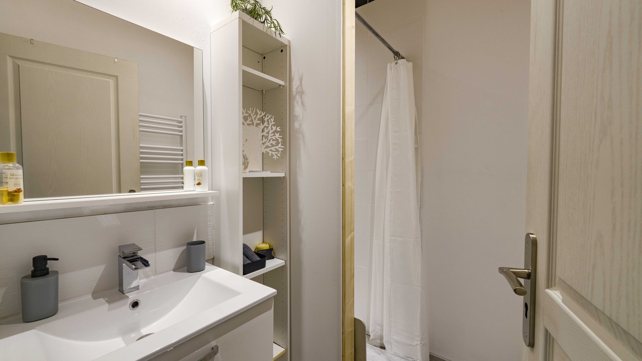 Photo of Bathroom in Roquefeuil