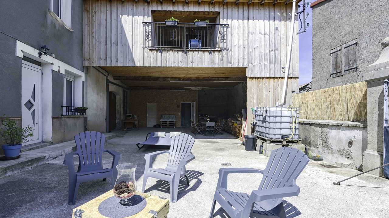 Photo of Patio Balcony in Roquefeuil