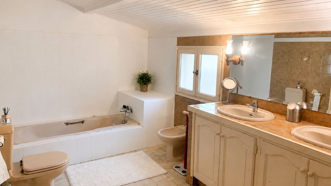 Photo of Bathroom in Saint-Jacques