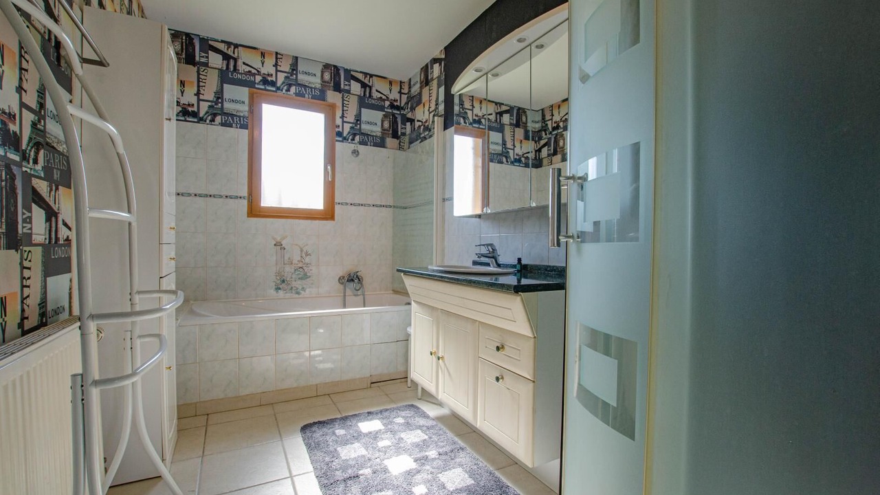 Photo of Bathroom in La Ville-aux-Bois