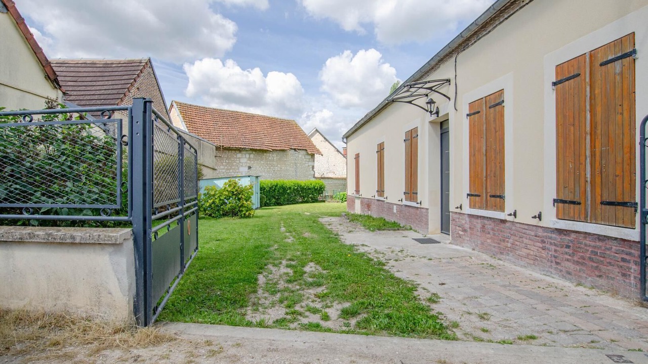 Photo of Outdoor in Neuville-sur-Vanne