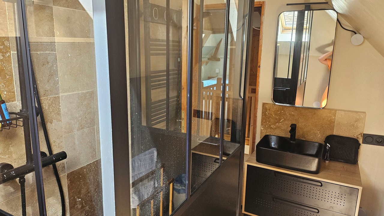 Photo of Bathroom in Vendeuvre-sur-Barse