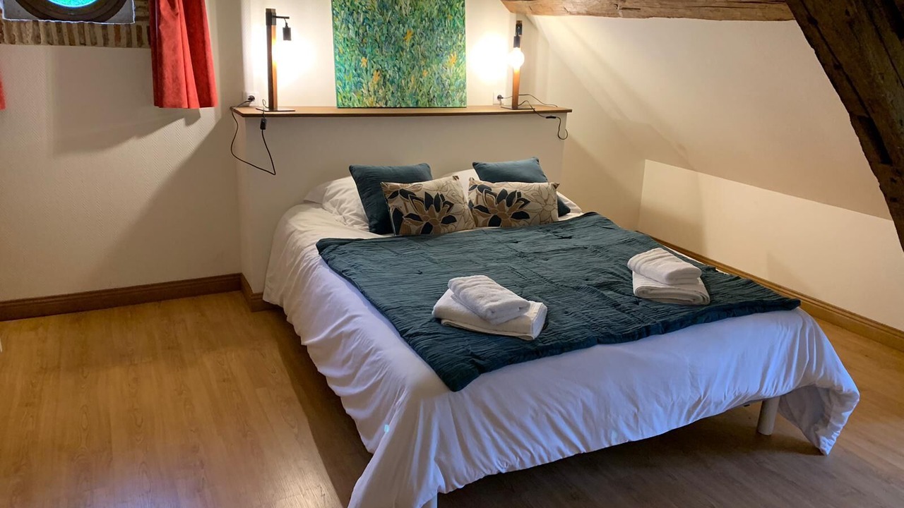 Photo of Bedroom in Courmemin
