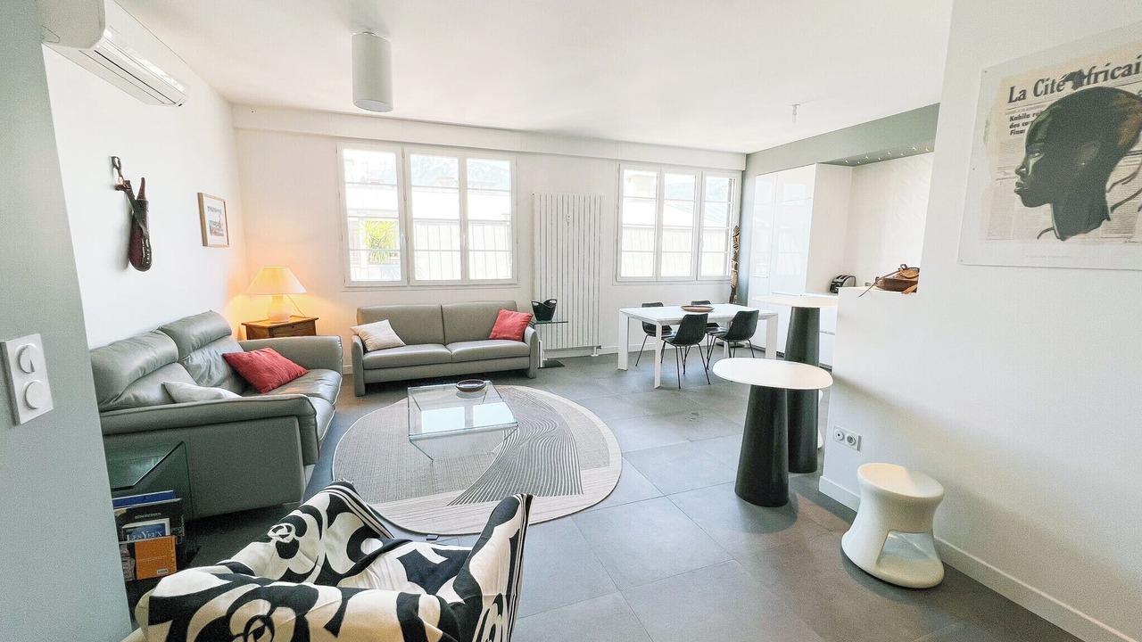 Photo of Livingroom in Grenoble City Centre