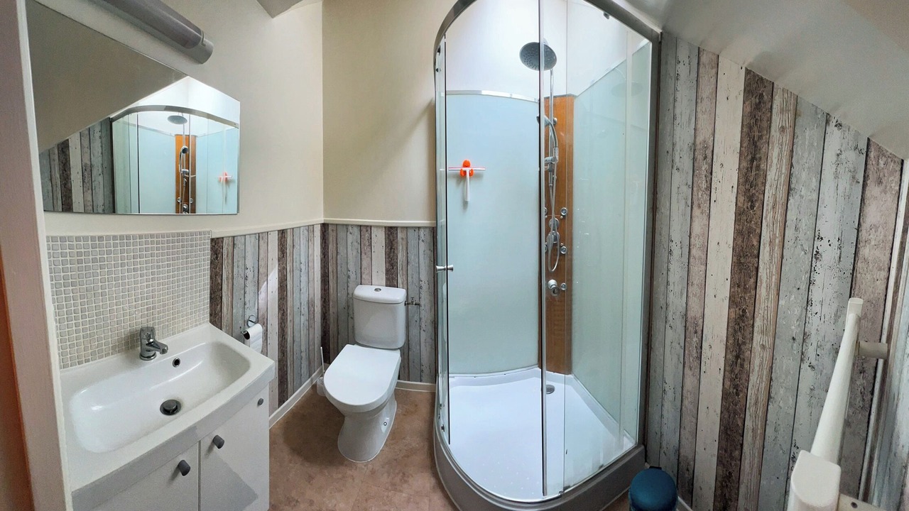Photo of Bathroom in Saint-Mayeux