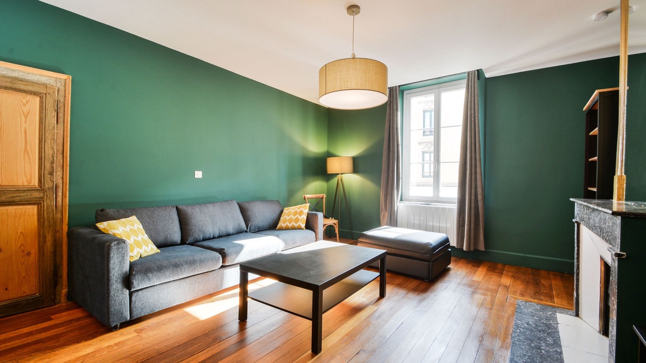 Photo of Livingroom in Poincare - Foch - Anatole France - Croix de Bourgogne
