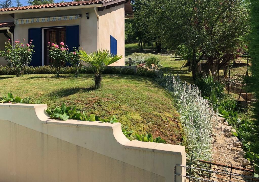 Photo of Outdoor in Calamane