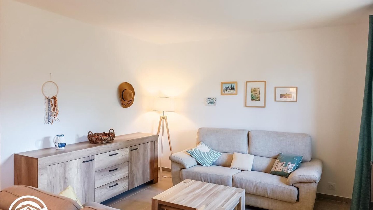 Photo of Livingroom in Puy-l'Eveque