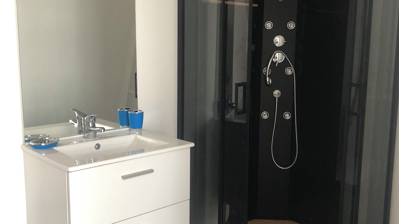 Photo of Bathroom in Beaumont-sur-Vesle