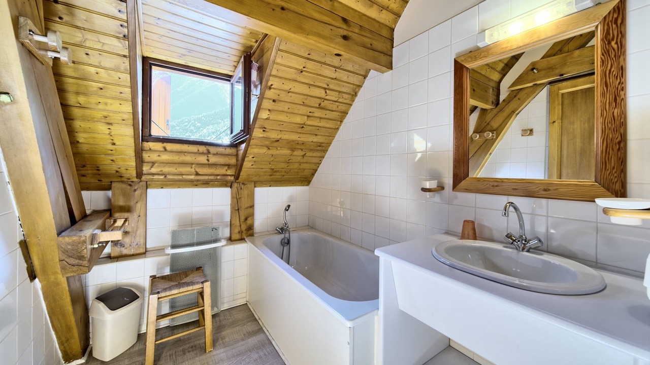 Photo of Bathroom in Aragnouet