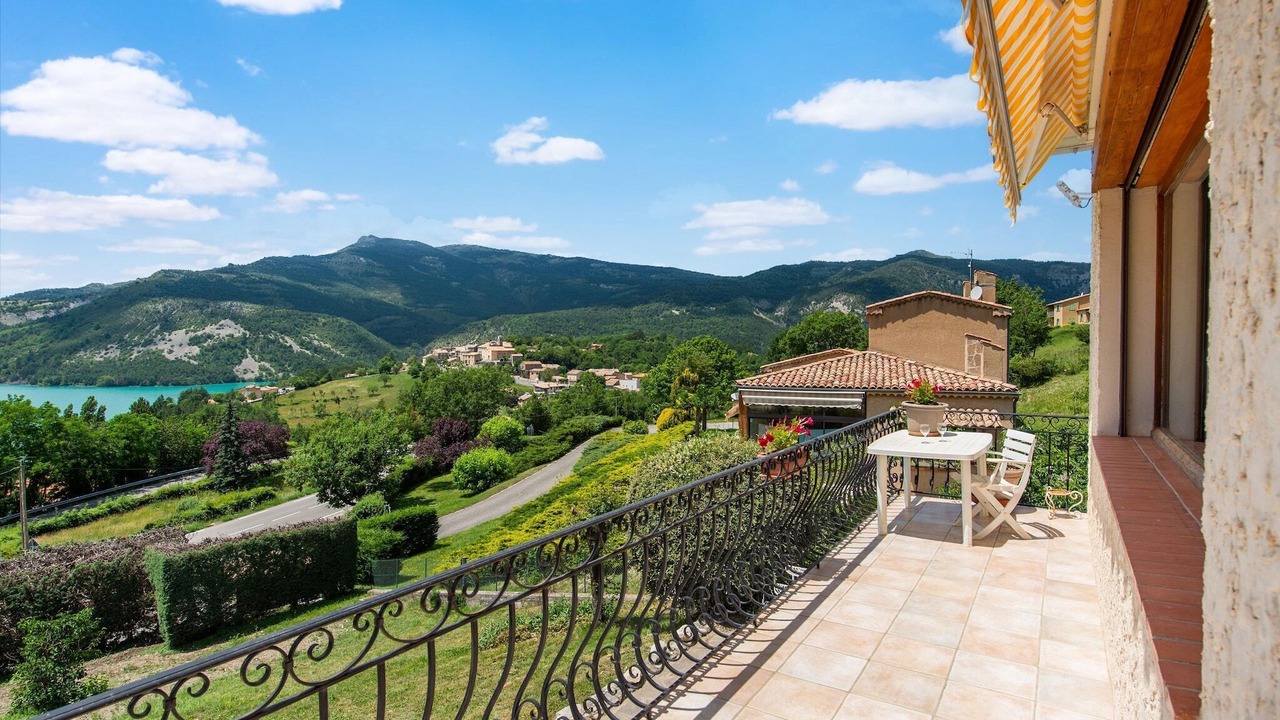 Photo of Patio Balcony in Saint-Julien-du-Verdon