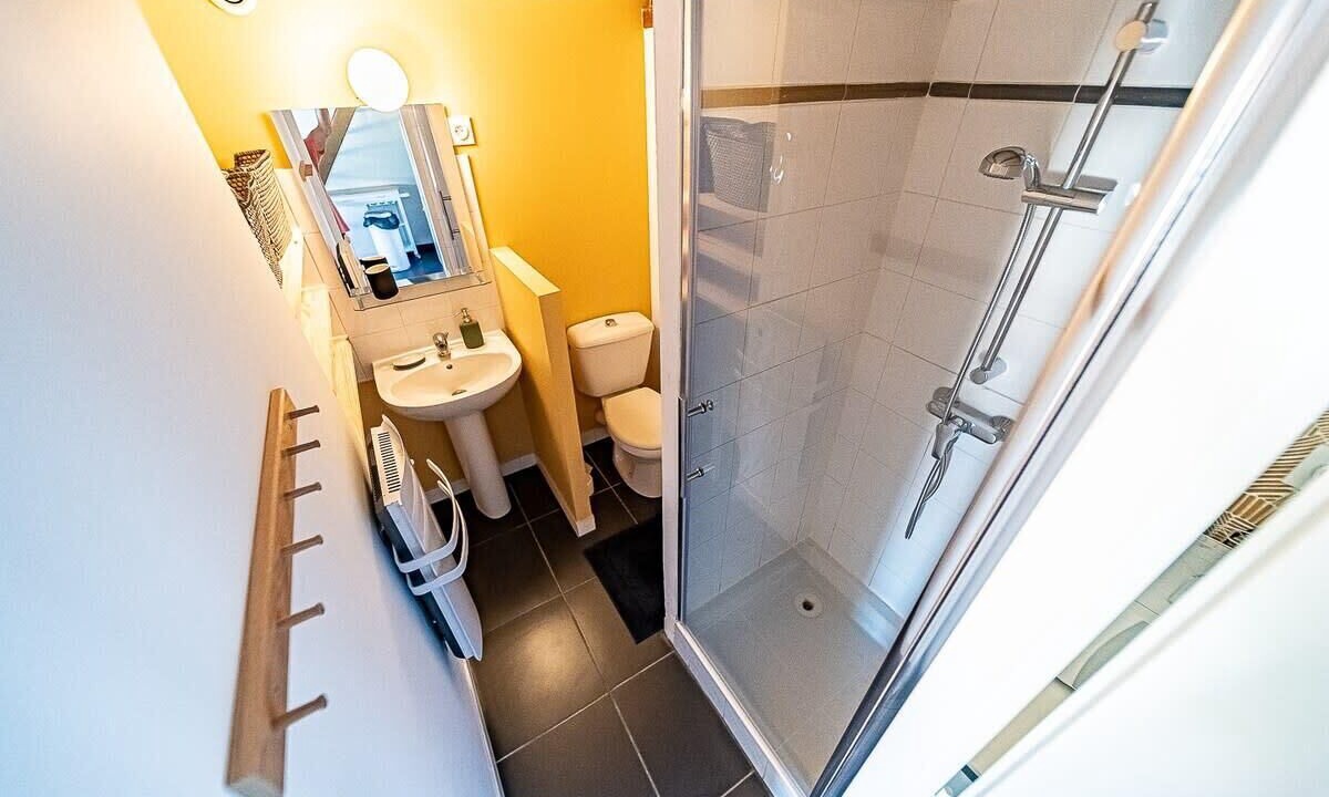 Photo of Bathroom in Cusset