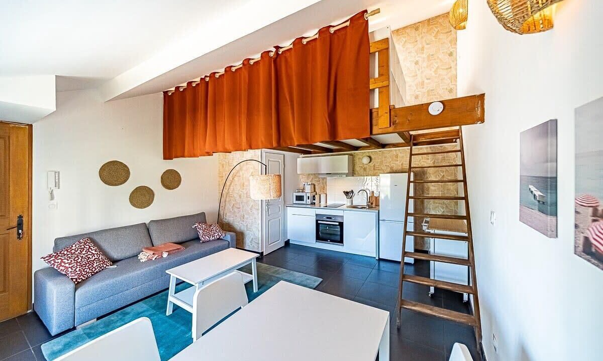 Photo of Livingroom in Cusset
