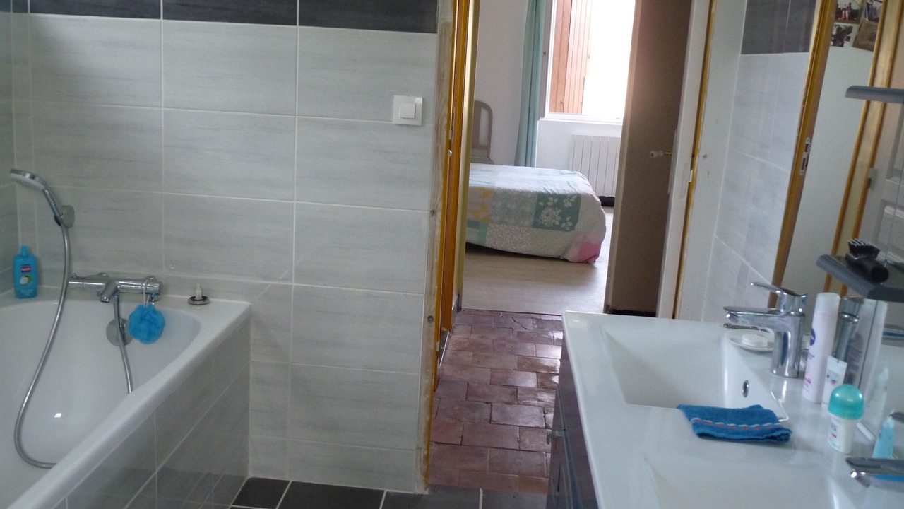 Photo of Bathroom in Piets-Plasence-Moustrou