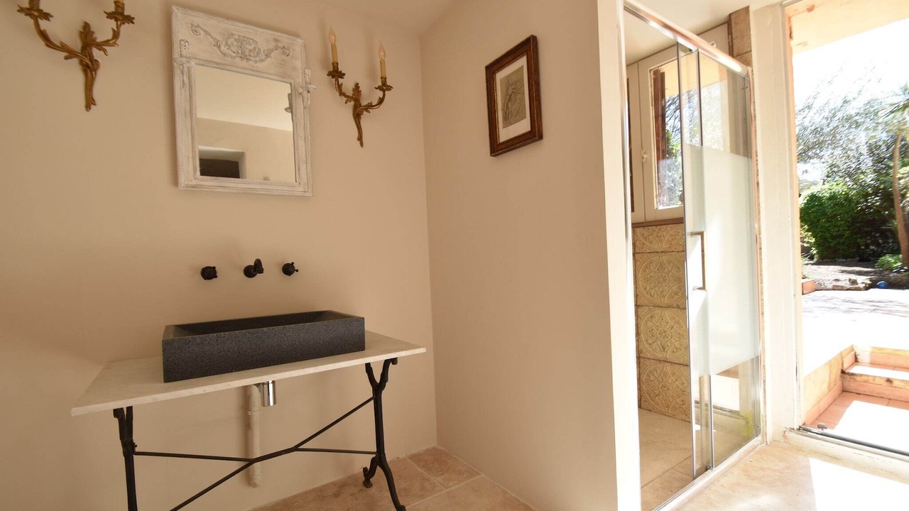 Photo of Bathroom in Meounes-les-Montrieux