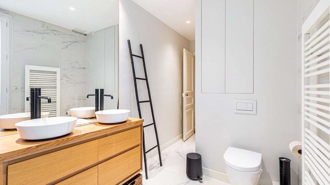 Photo of Bathroom in Notre-Dame-des-Champs
