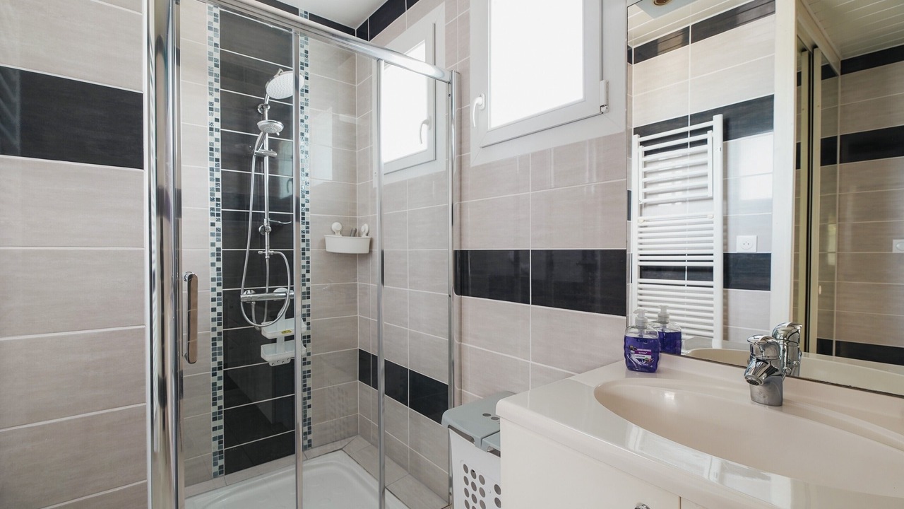 Photo of Bathroom in Matignon