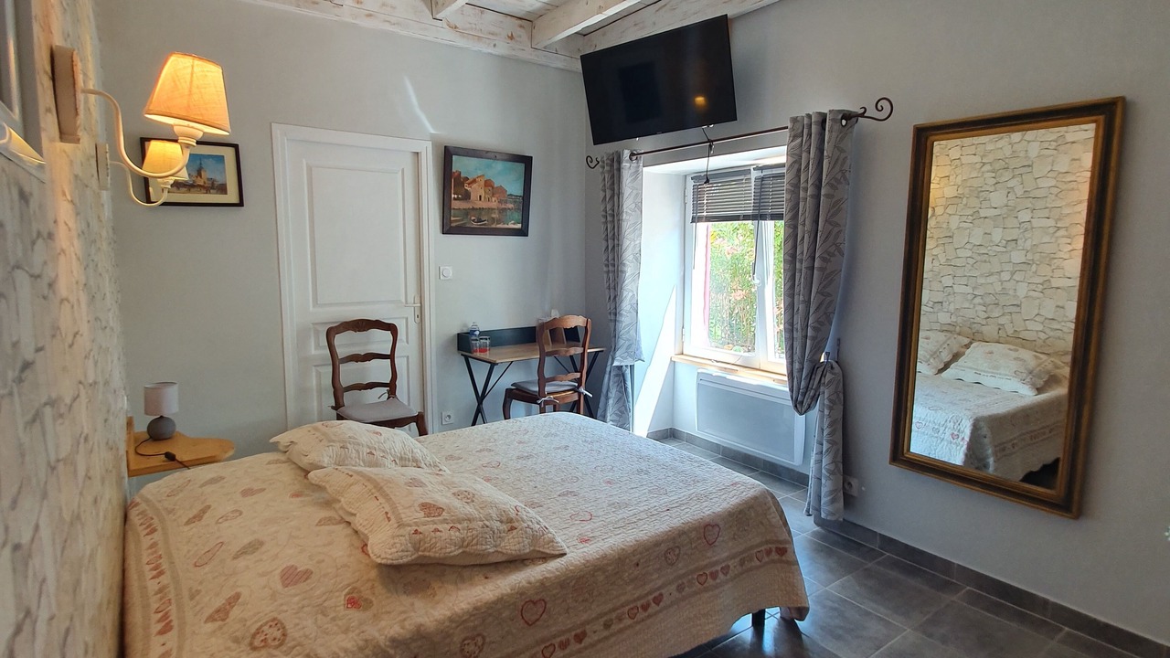 Photo of Bedroom in Pont-Saint-Esprit