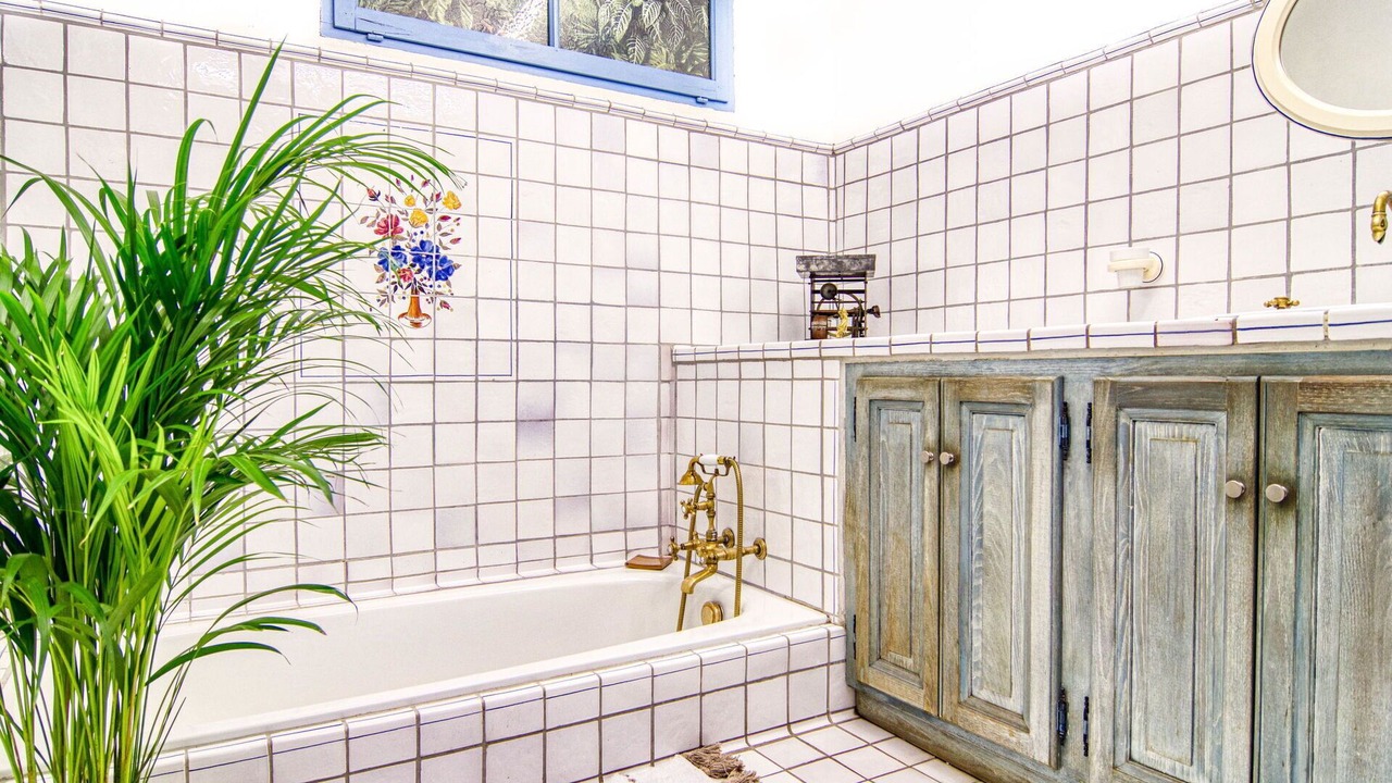 Photo of Bathroom in Ampus