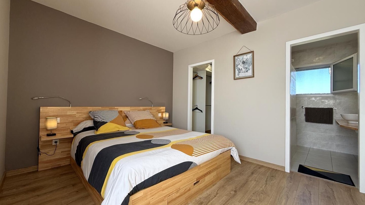 Photo of Bedroom in Asson