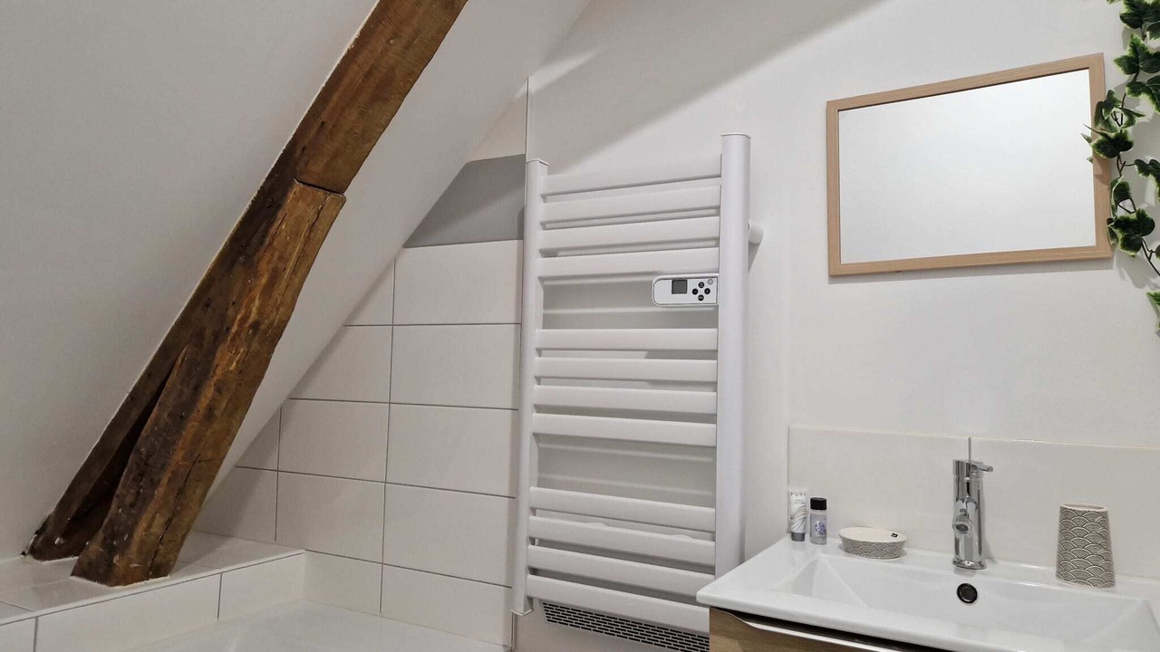 Photo of Bathroom in Cormontreuil