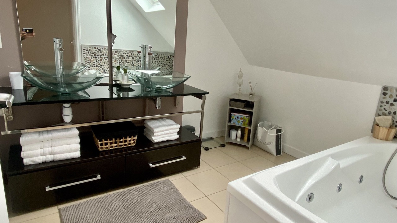 Photo of Bathroom in Plouer-sur-Rance
